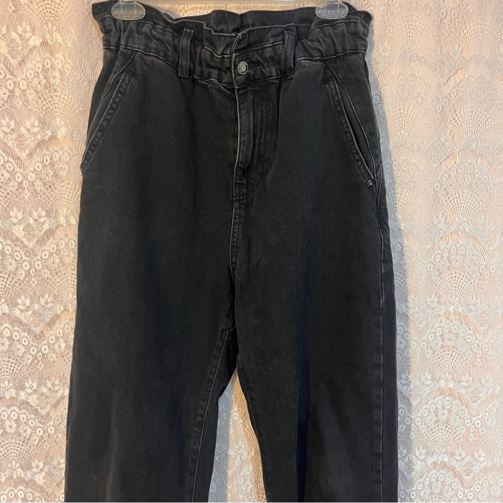Zara womens jeans high fit, free cut elastic belt, in black Size US 6 EUR 38 - Picture 2 of 16